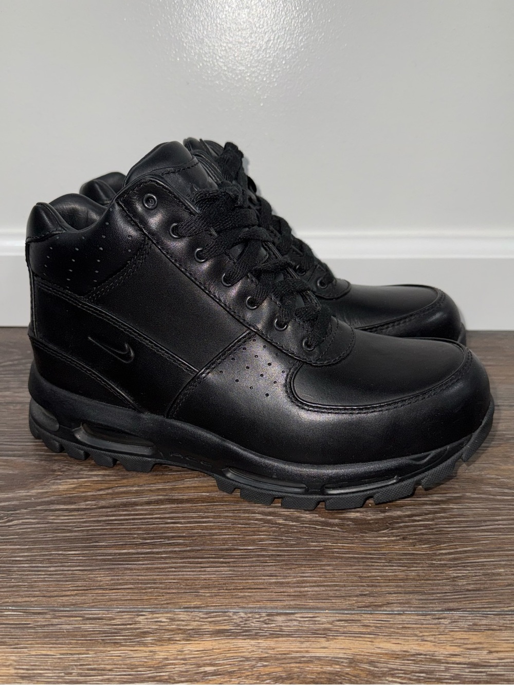 Nike Men's Black Leather Air Max Goadome boots